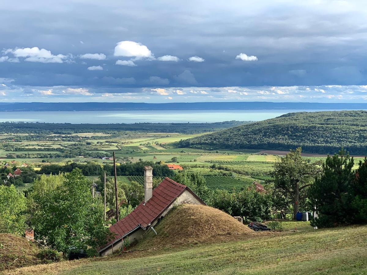Kisvulkan Nyulontul Mencshely Luaran gambar
